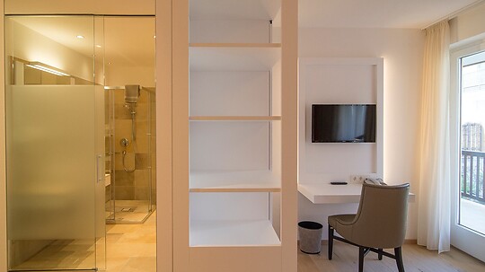Single room with balcony